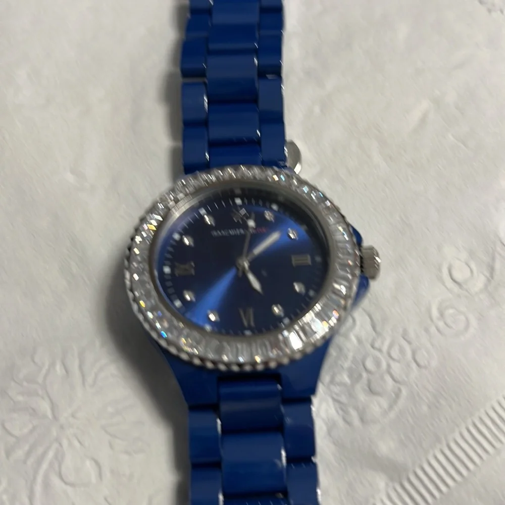 Isaac Mizrah watch - Picture 2 of 4